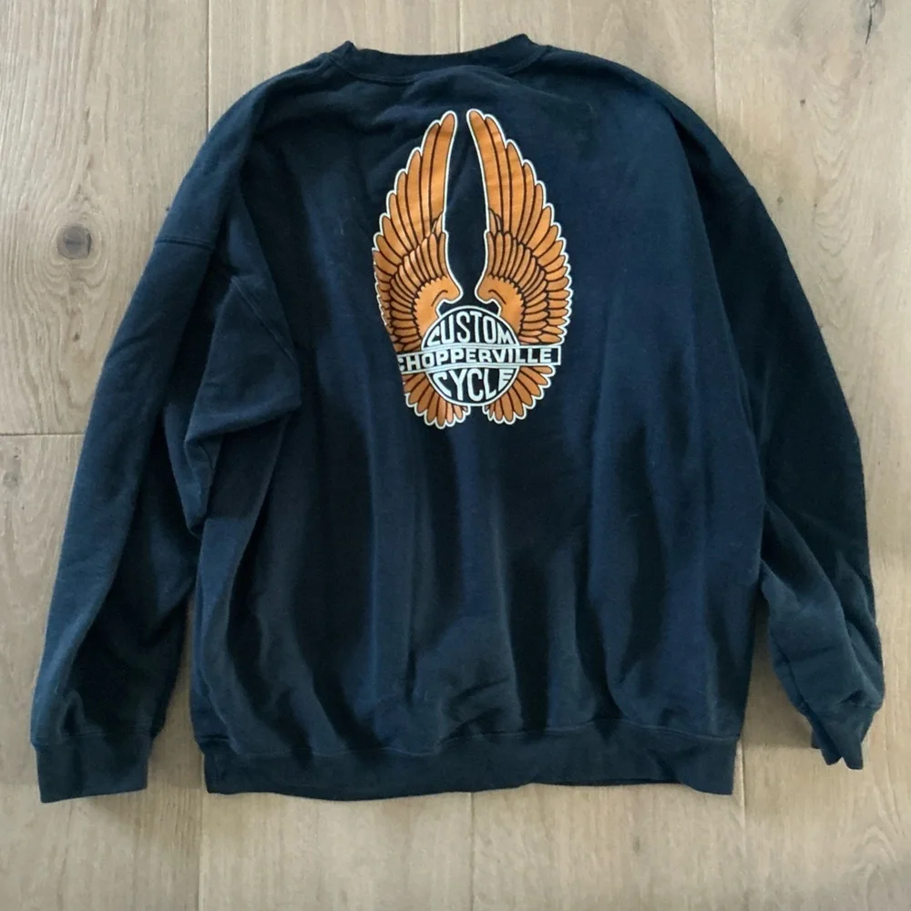 Black crewneck Sweatshirt - Picture 2 of 2